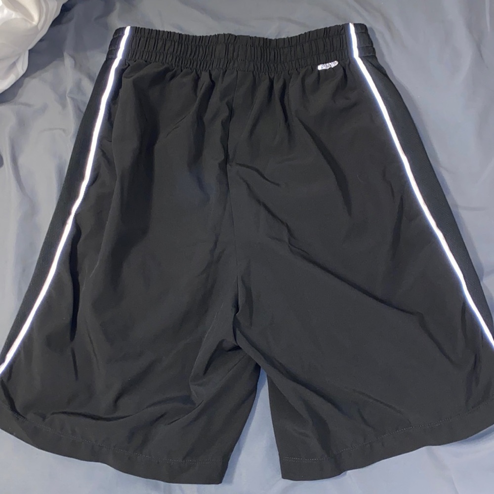 Basketball shorts - Picture 3 of 4
